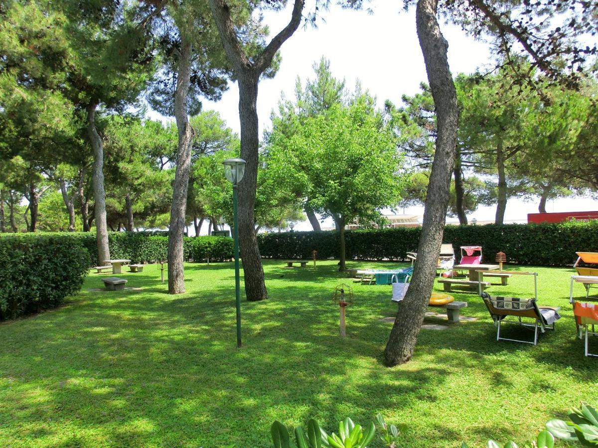 Residence Marco Polo Lignano Sabbiadoro Exterior foto